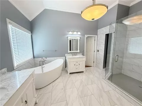 Bath - 1639 Mapmaker Dr, Dacula, GA 30019 photo 2 of 8
