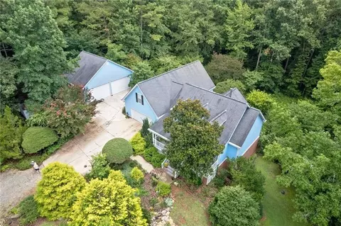 1555 Maple Ridge Dr, Loganville, GA 30052