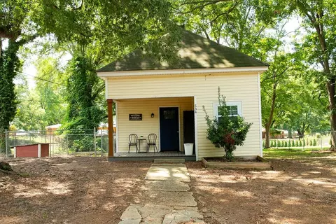 534 Lovvorn Rd, Carrollton, GA 30117