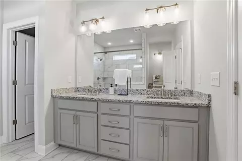 Bath - 77 Wallace Dr, Winder, GA 30680 photo 3 of 5