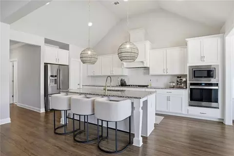 Kitchen - 77 Wallace Dr, Winder, GA 30680 photo 2 of 2
