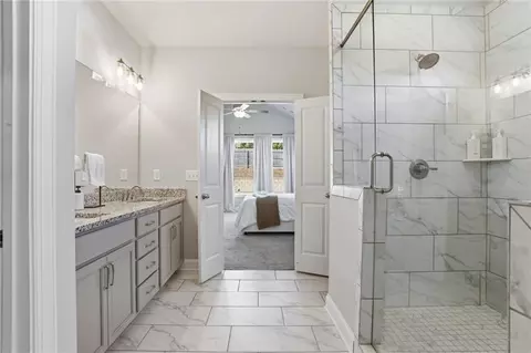 Bath - 77 Wallace Dr, Winder, GA 30680 photo 4 of 5