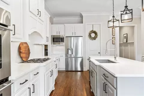 Kitchen - 657 Dunbrody Dr, Milton, GA 30004 photo 2 of 7