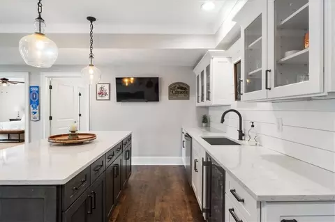 Kitchen - 657 Dunbrody Dr, Milton, GA 30004 photo 5 of 7