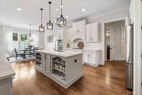 Kitchen - 657 Dunbrody Dr, Milton, GA 30004 photo 4 of 7