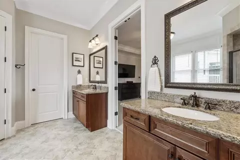 Bath - 657 Dunbrody Dr, Milton, GA 30004 photo 2 of 9