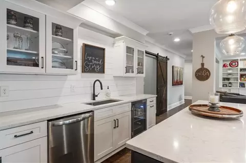 Kitchen - 657 Dunbrody Dr, Milton, GA 30004 photo 6 of 7