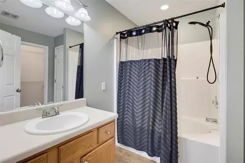 Bath - 415 Willow Ln, Temple, GA 30179 photo 2 of 3