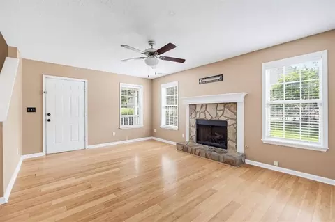 Living - 415 Willow Ln, Temple, GA 30179 photo 2 of 3