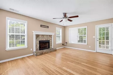 Living - 415 Willow Ln, Temple, GA 30179 photo 1 of 3