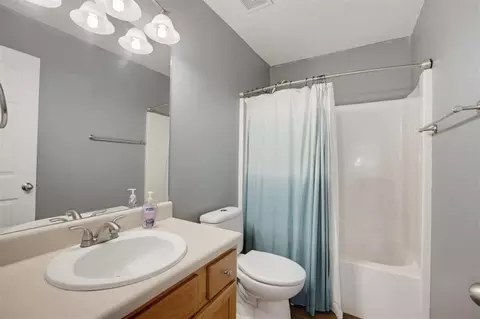 Bath - 415 Willow Ln, Temple, GA 30179 photo 3 of 3