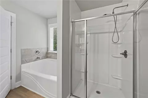 Bath - 656 E Lake Rd, Mcdonough, GA 30252 photo 1 of 2