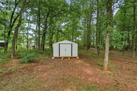 Exterior - 656 E Lake Rd, Mcdonough, GA 30252 photo 8 of 8