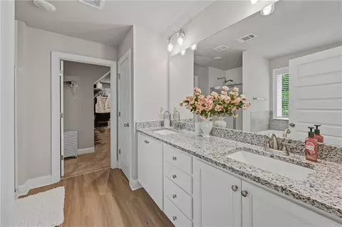 Entry Way - 656 E Lake Rd, Mcdonough, GA 30252 photo 3 of 9