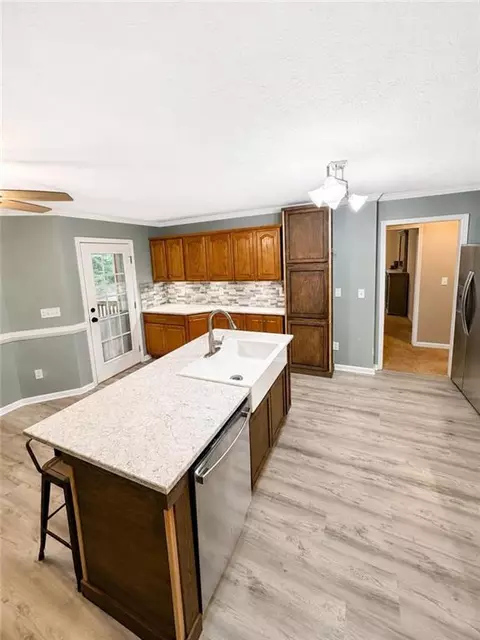 Kitchen - 149 Marina Cir, Jackson, GA 30233 photo 2 of 3