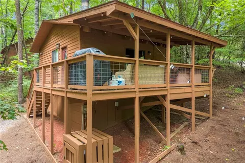 66 Lovers Ln, Sautee Nacoochee, GA 30571