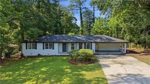 169 Robinhood Dr, Newnan, GA 30263