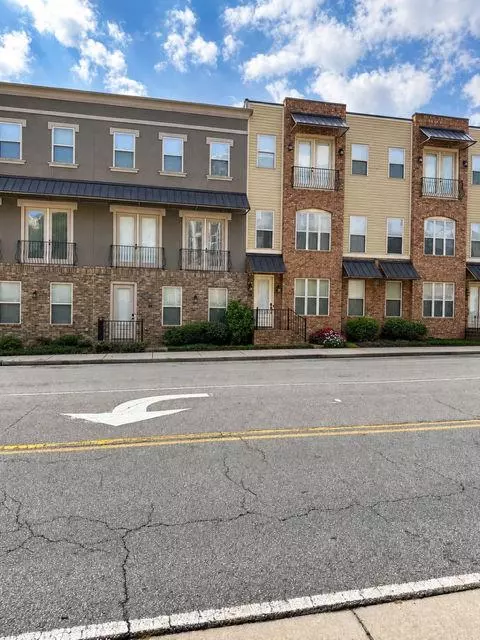 383 16th St NW #3, Atlanta, GA 30363