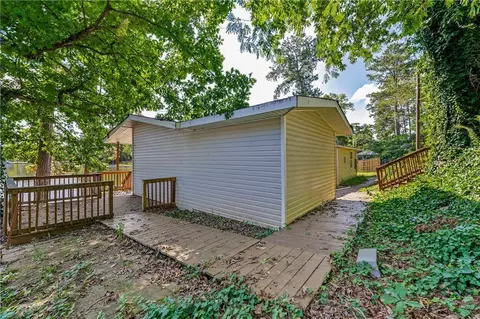 Exterior - 140 E Hamm Rd, Jackson, GA 30233 photo 5 of 5