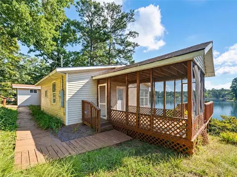 Exterior - 140 E Hamm Rd, Jackson, GA 30233 photo 4 of 5