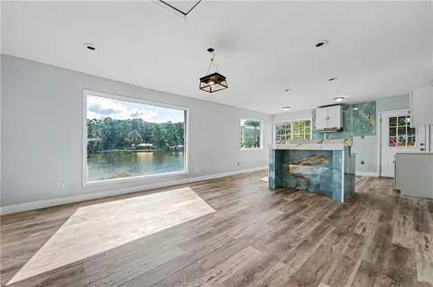 Living - 140 E Hamm Rd, Jackson, GA 30233 photo 1 of 3