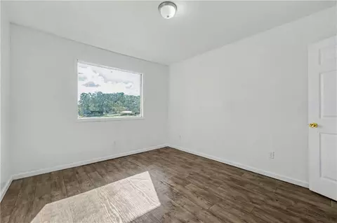 Bedroom - 140 E Hamm Rd, Jackson, GA 30233 photo 4 of 4