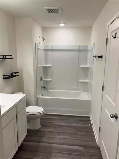 Bath - 24 Kielder Dr, Winder, GA 30680 photo 5 of 7
