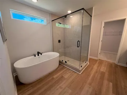 Bath - 130 Greene Farm Trl, Cartersville, GA 30120 photo 3 of 6