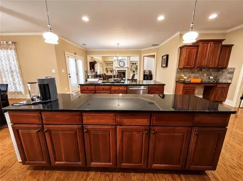 Kitchen - 1653 Elesmere Oak Ct, Duluth, GA 30097 photo 10 of 11