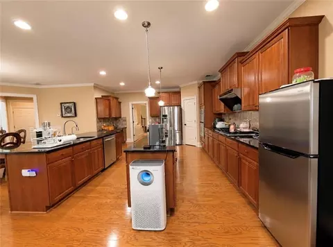 Kitchen - 1653 Elesmere Oak Ct, Duluth, GA 30097 photo 1 of 11
