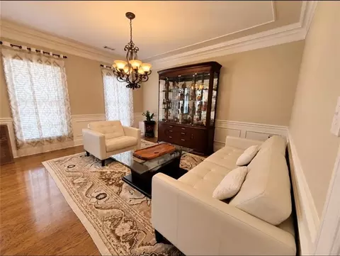 Living - 1653 Elesmere Oak Ct, Duluth, GA 30097 photo 2 of 6