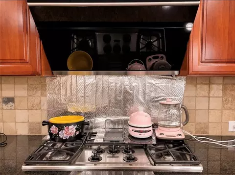 Kitchen - 1653 Elesmere Oak Ct, Duluth, GA 30097 photo 2 of 11
