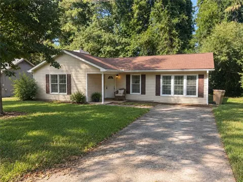 6103 Chaseland Dr, Jonesboro, GA 30236