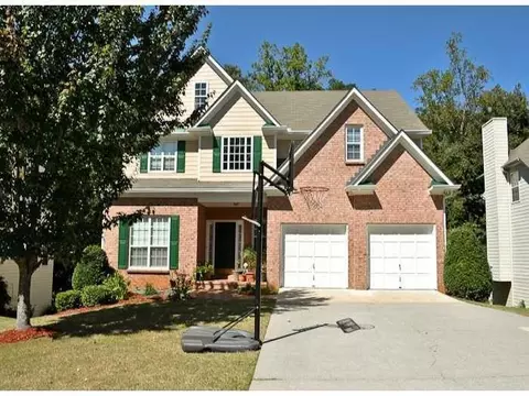 625 Kingsport Dr, Roswell, GA 30076