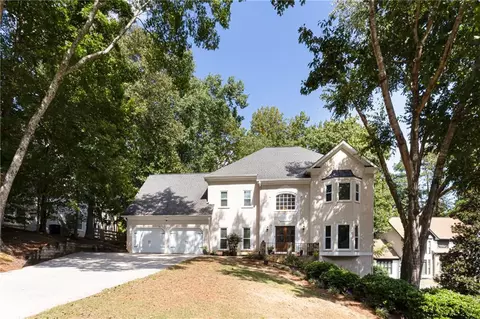 450 Holly Stream Trl, Roswell, GA 30075