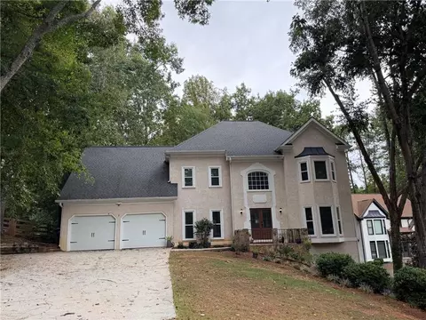 450 Holly Stream Trl, Roswell, GA 30075