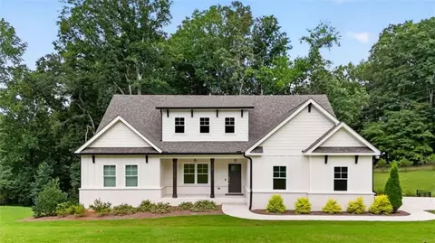 727 Old Collins Rd, Hoschton, GA 30548
