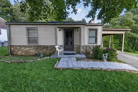 959 Hillcrest Dr, Mccaysville, GA 30555