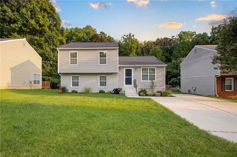 5612 Pine Gate Dr, Atlanta, GA 30349