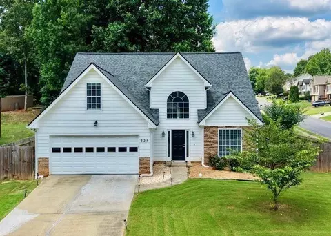 225 Shadetree Ln, Lawrenceville, GA 30044