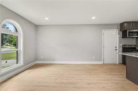 Living - 6010 Fieldcrest Dr, Morrow, GA 30260 photo 2 of 3