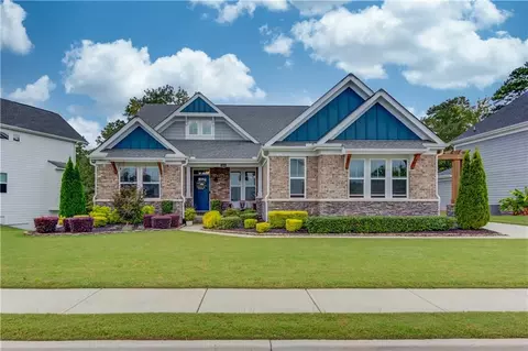 464 Michigan Cir, Hoschton, GA 30548