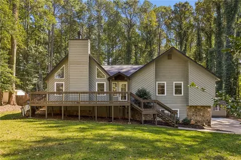 107 Emerald Cove Dr, Woodstock, GA 30189
