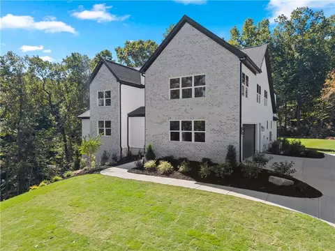 Exterior - 136 Lakeview Way, Baldwin, GA 30511 photo 6 of 22