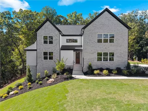 136 Lakeview Way, Baldwin, GA 30511
