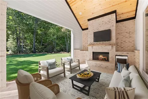Exterior - 136 Lakeview Way, Baldwin, GA 30511 photo 13 of 22