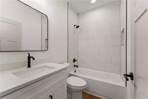 Bath - 136 Lakeview Way, Baldwin, GA 30511 photo 2 of 8