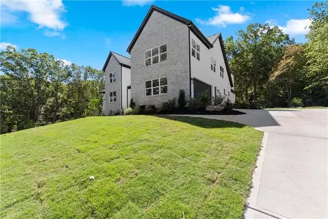 Exterior - 136 Lakeview Way, Baldwin, GA 30511 photo 7 of 22