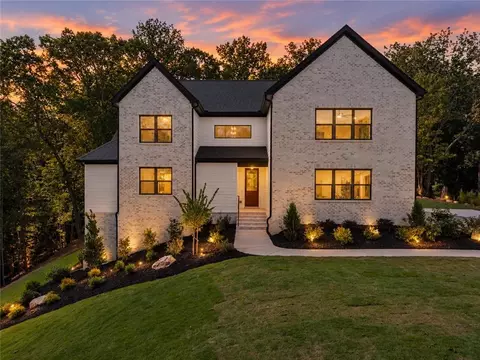 Exterior - 136 Lakeview Way, Baldwin, GA 30511 photo 2 of 22