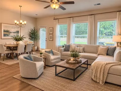 102 Jaxton St, Hoschton, GA 30548